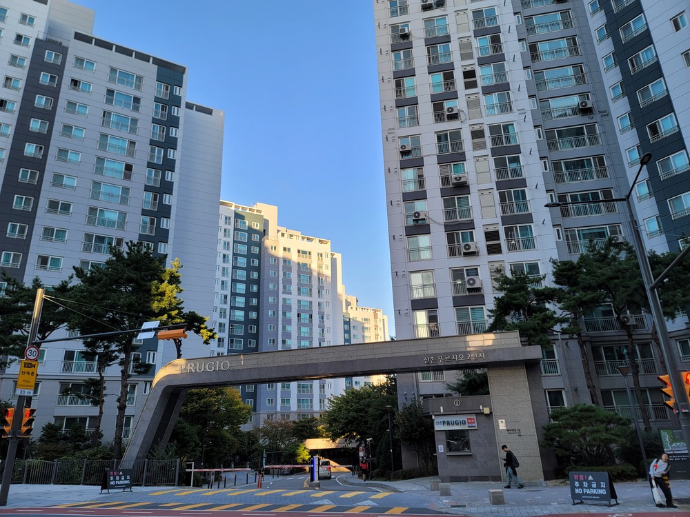 신촌푸르지오 203동 (전용84B)